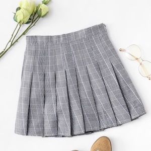 Grey plaid pleated skirt